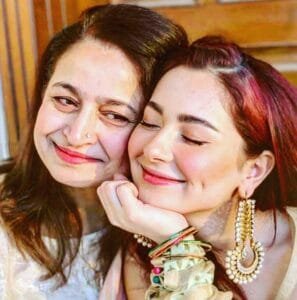 Hania Amir Age, Bio, Height, Husband, Father, Dresses and More